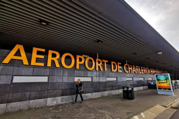 Station 64 B1 Charleroi-Airport Villa Luaran gambar