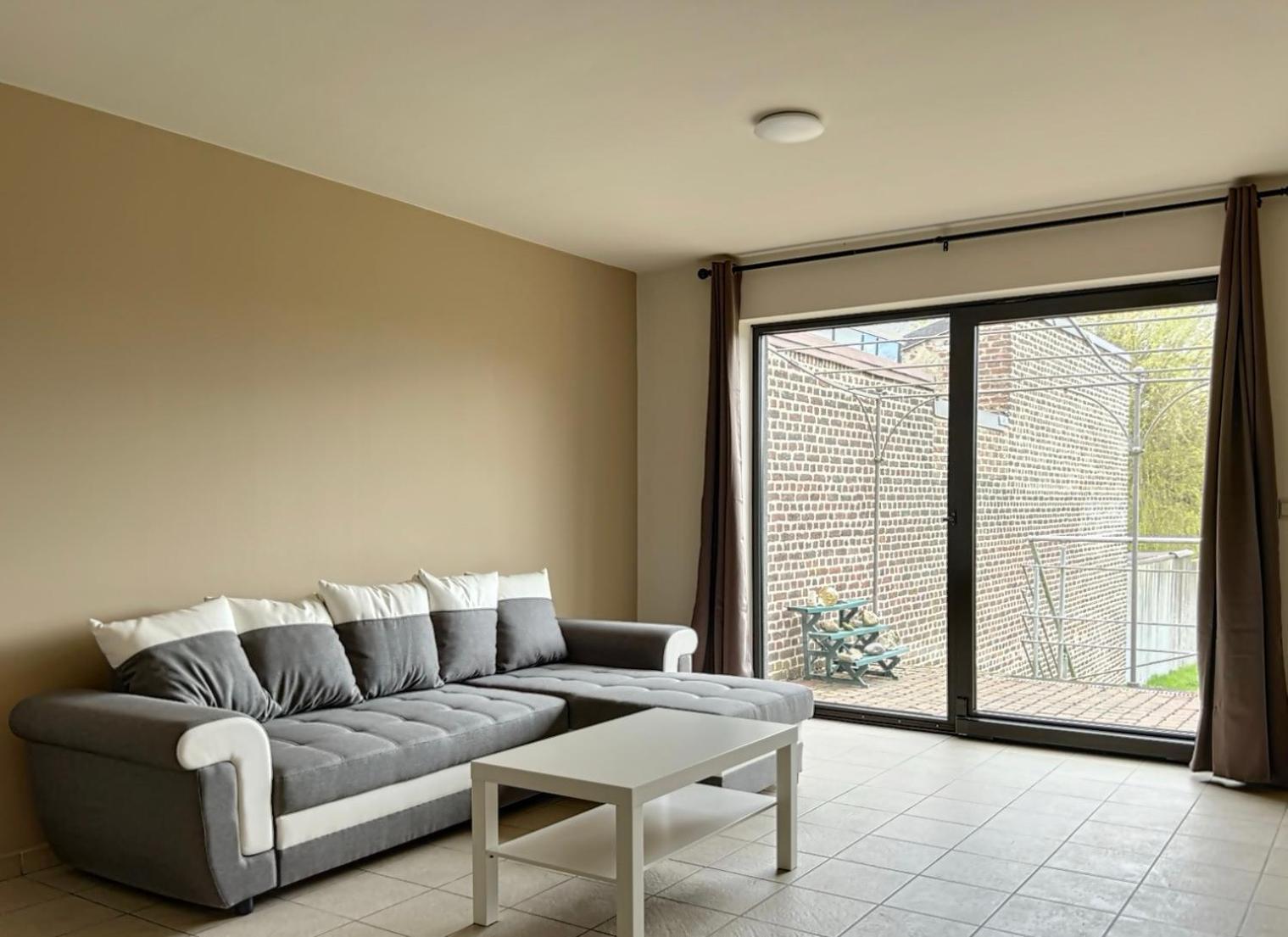 Station 64 B1 Charleroi-Airport Villa Luaran gambar