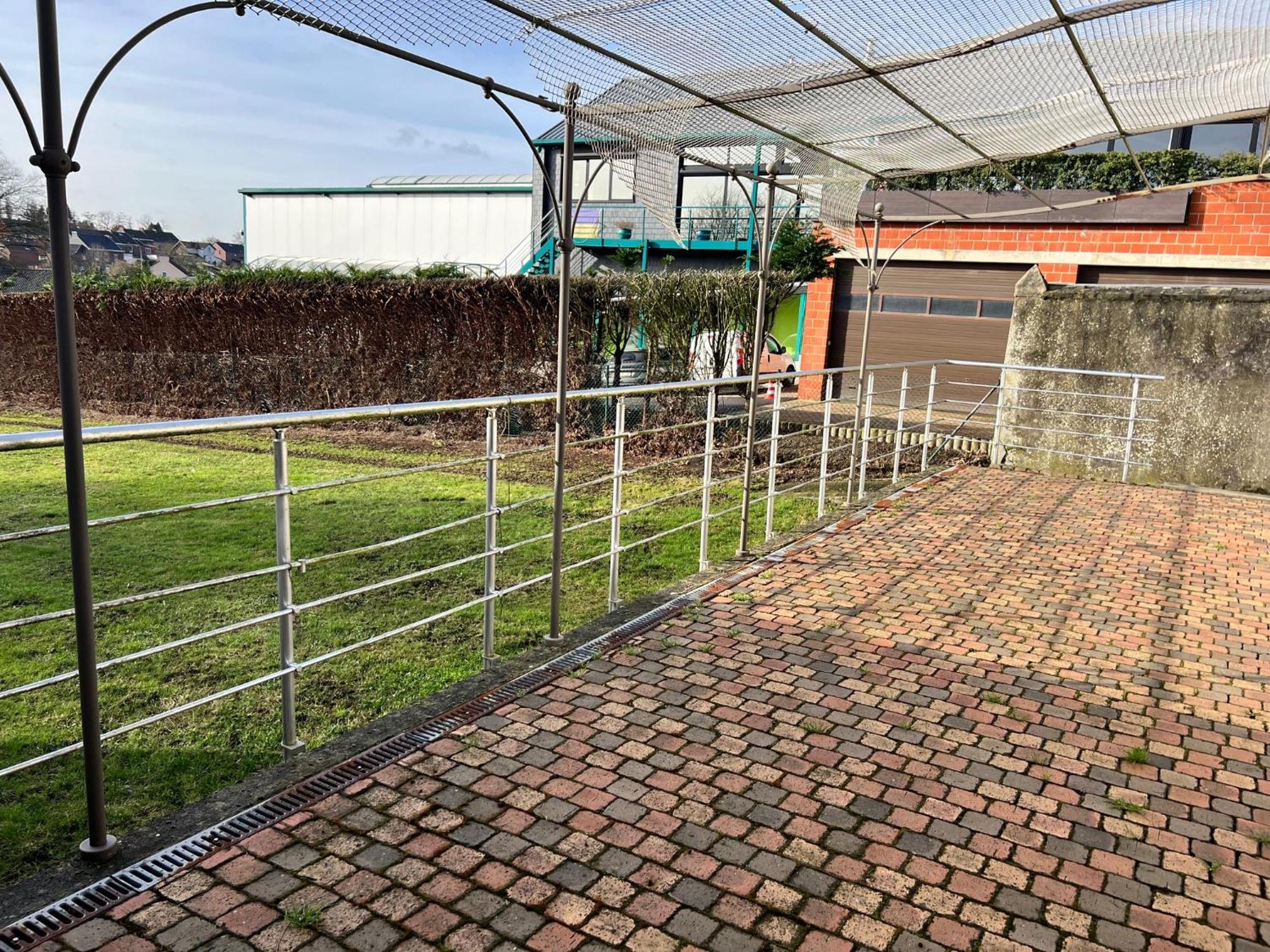 Station 64 B1 Charleroi-Airport Villa Luaran gambar